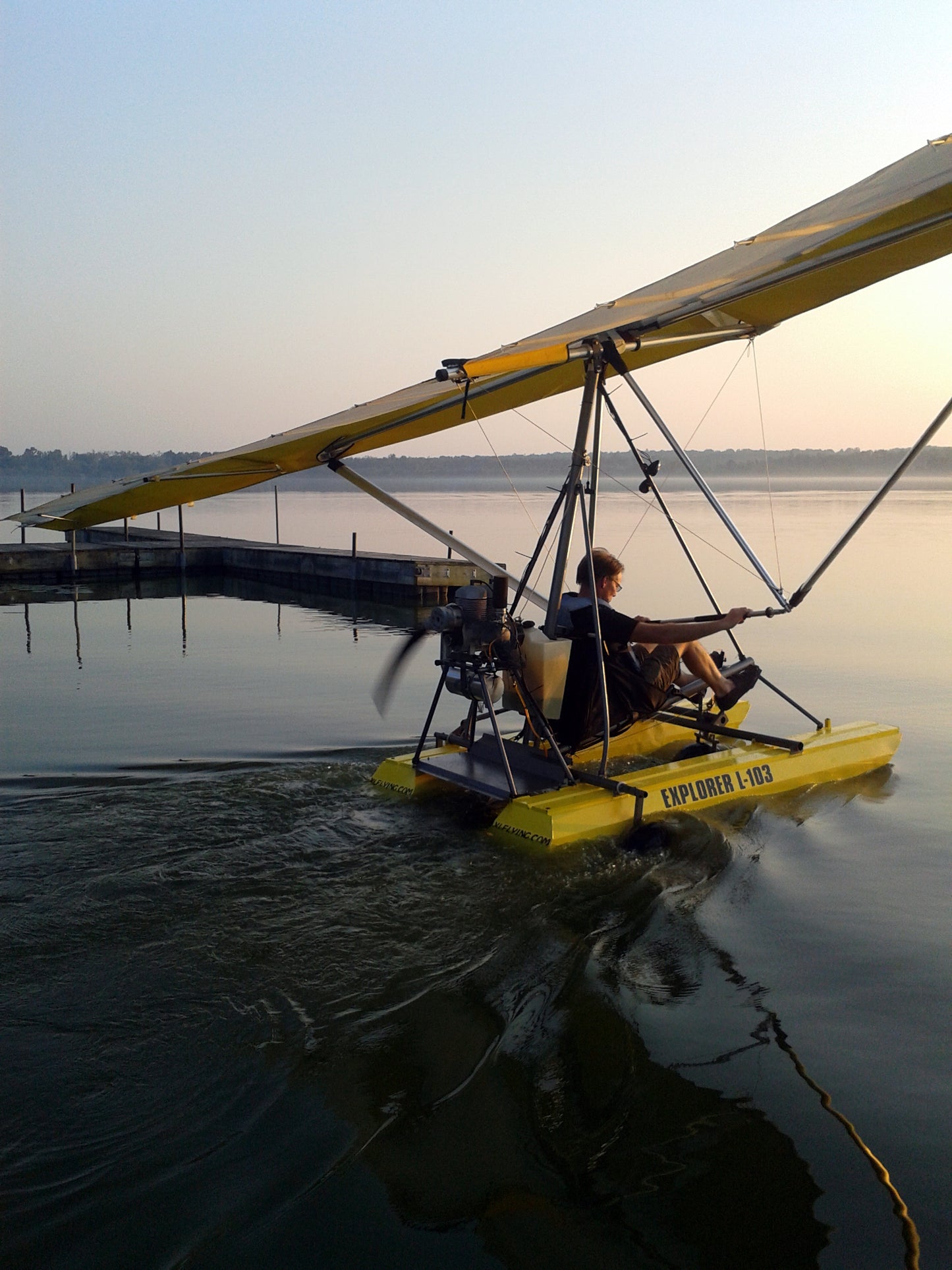 Airtime Aircraft Explorer single-seat amphibious trike