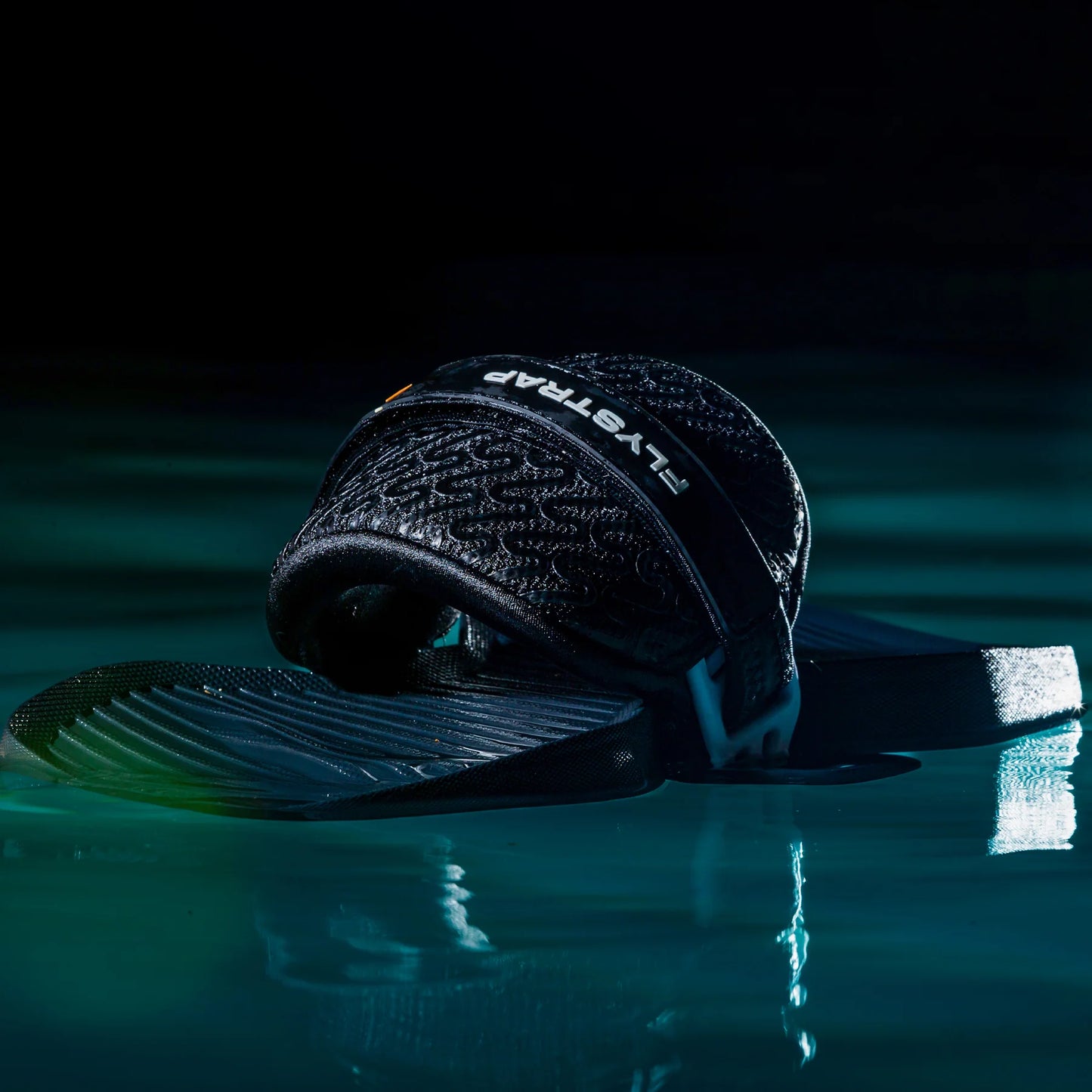 Slingshot Fly Strap v2 footpads and straps for kiteboarding